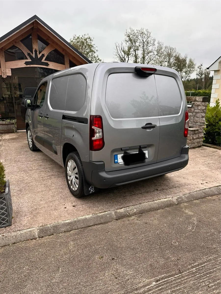 Peugeot partner 1000kg no vat high spec - Image 4