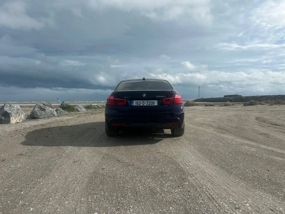 BMW 3-Series 2015 - Image 2