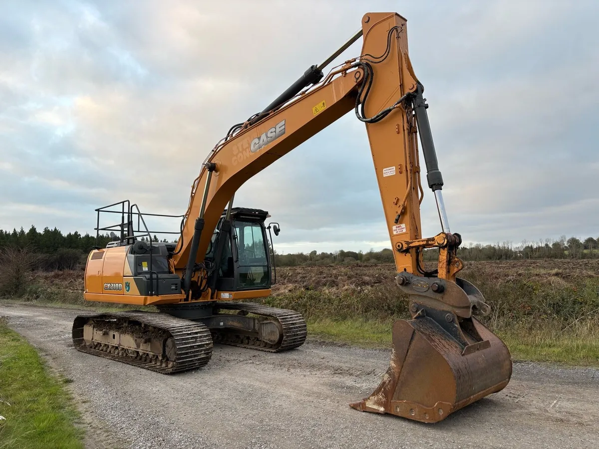 2017 case 210D - Image 2