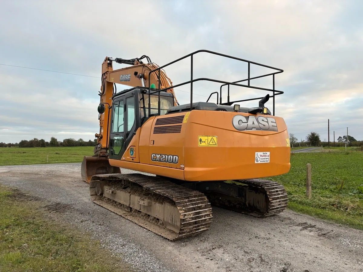 2017 case 210D - Image 4