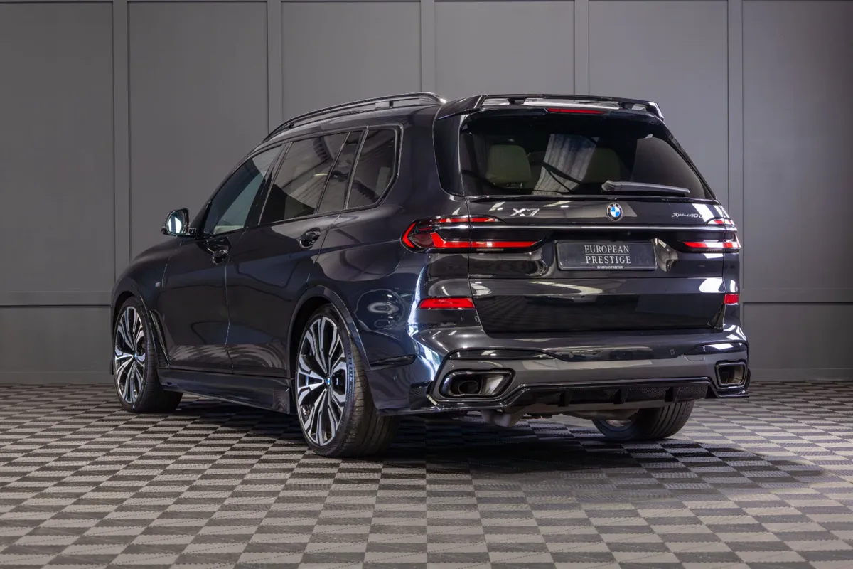 222 BMW X7 X-Drive 40d M-Sport *Pan Roof - Image 4