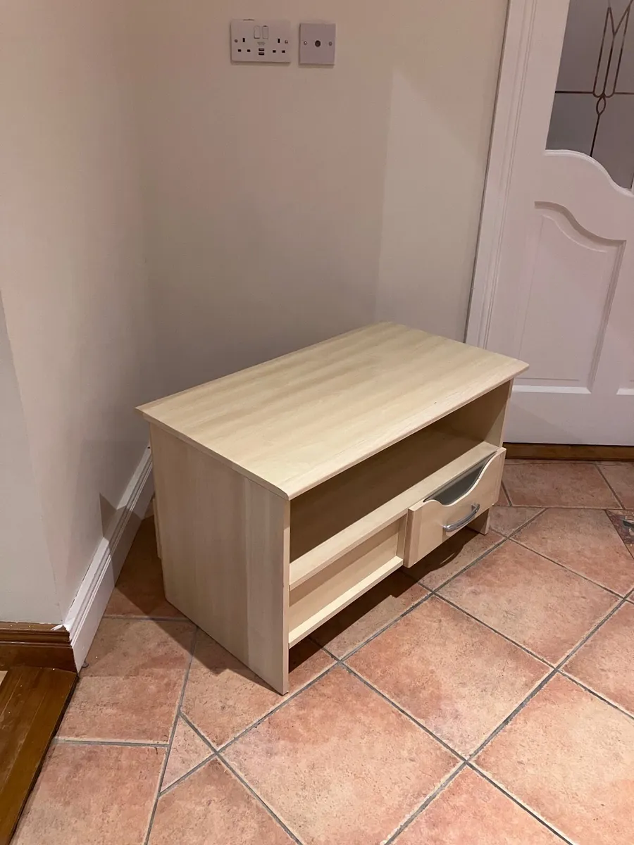 TV stand - Image 2