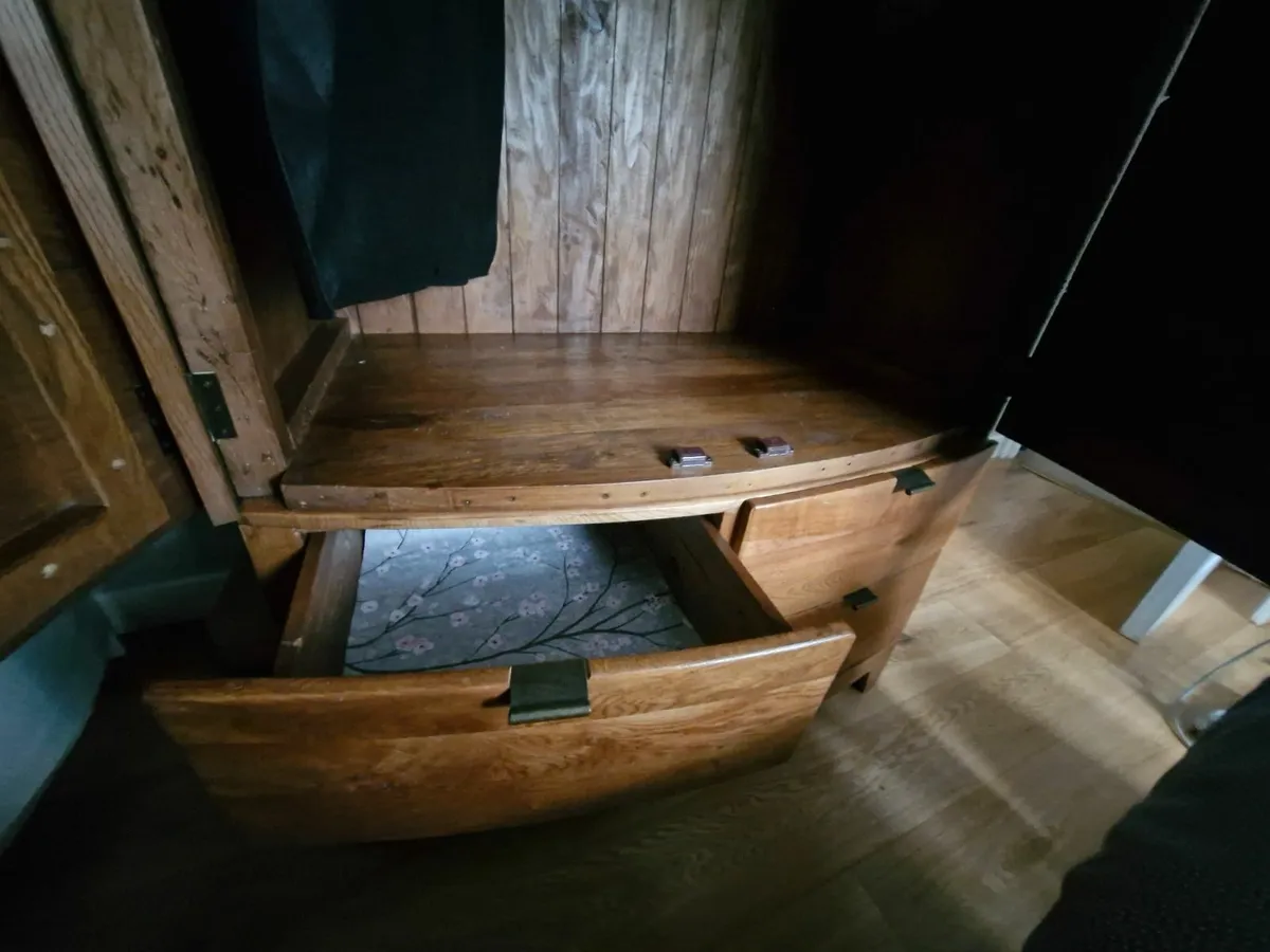 Wardrobe - Image 3