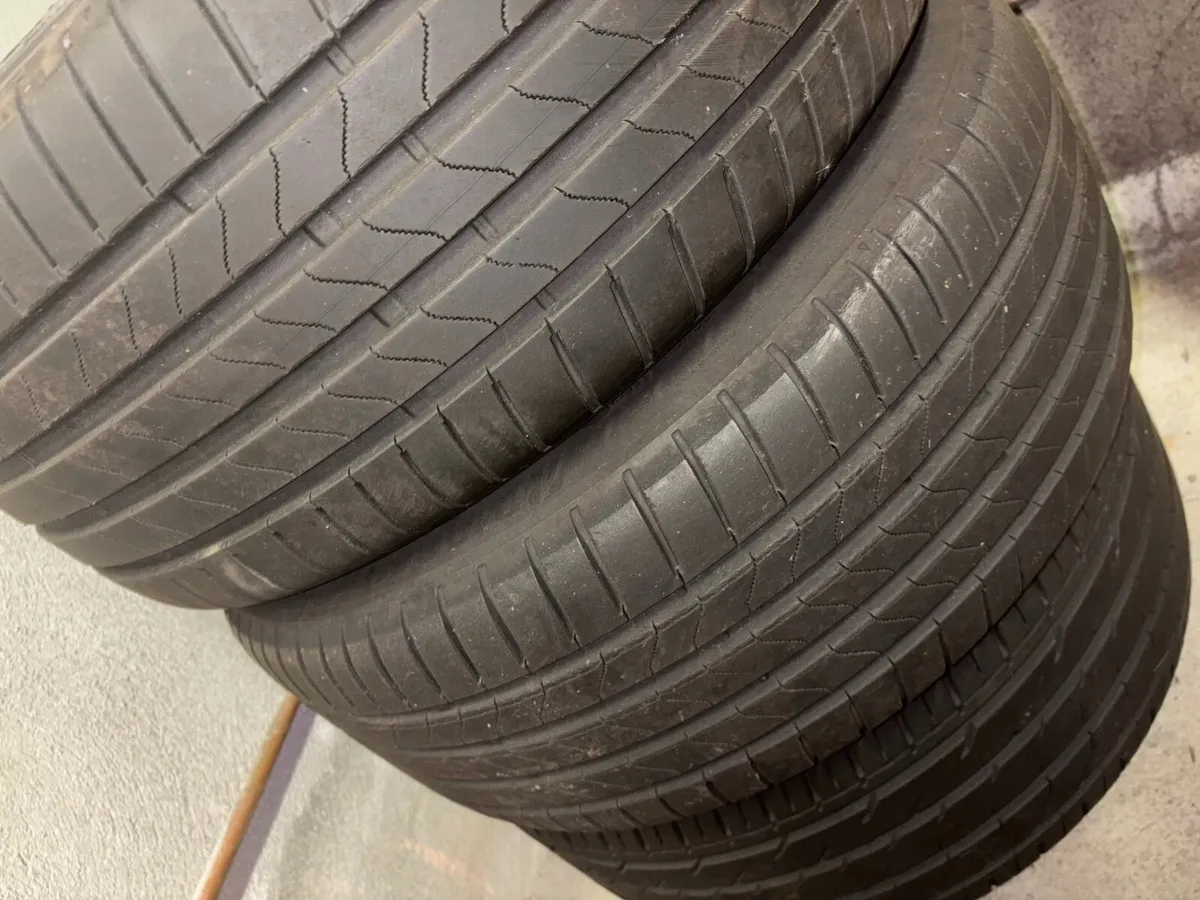 17” Bmw Original Wheels with NEW tyres - Image 3
