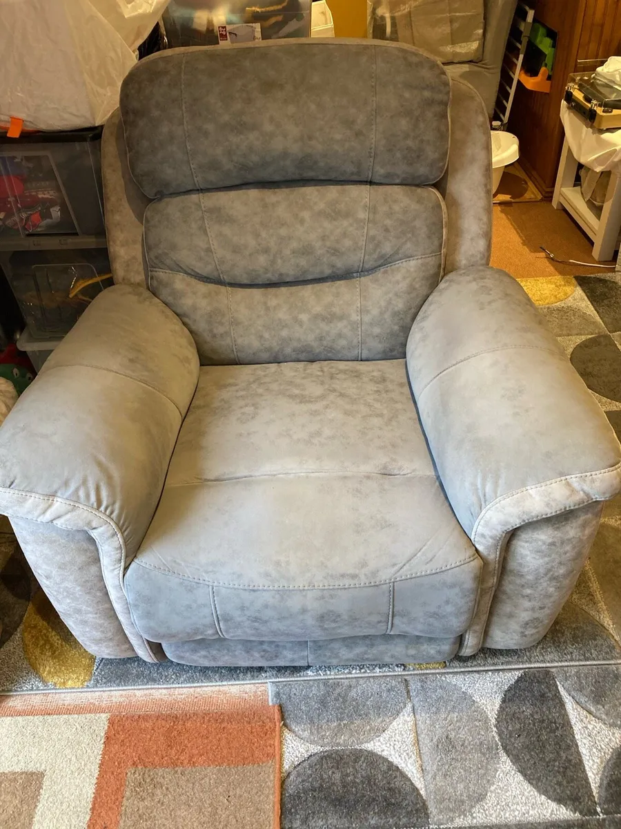 Reclining chair - Image 2