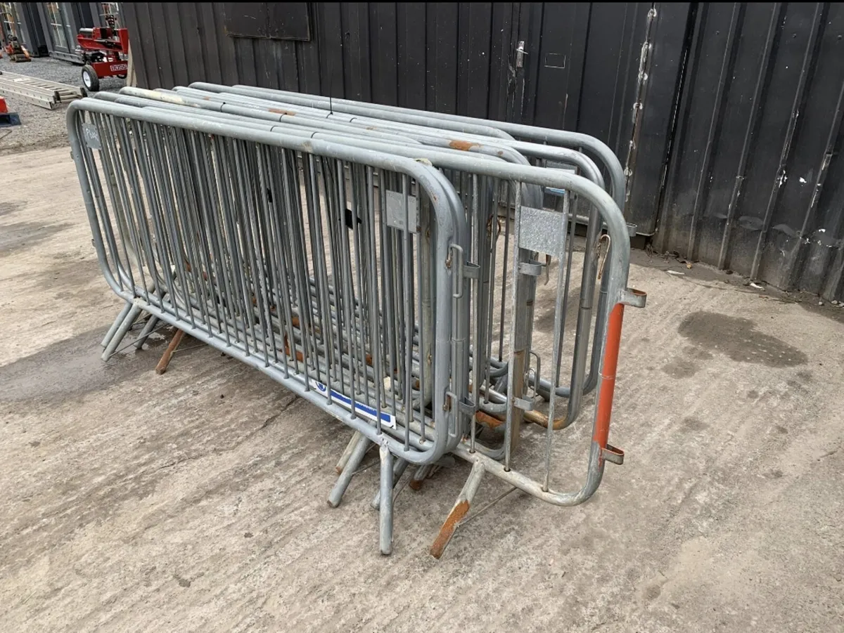 Metal Crowd Control Barriers - Image 3