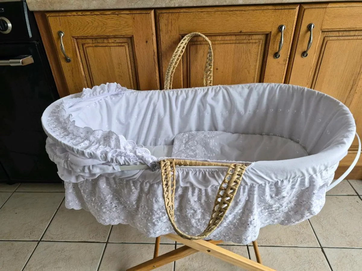 Moses basket - Image 1
