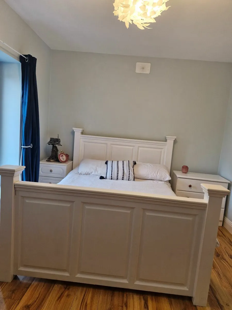 Solid wood bed frame - Image 3