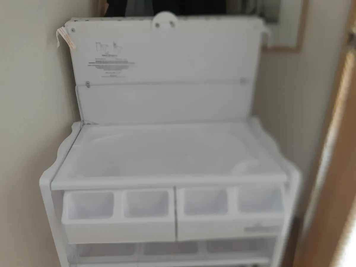 Baby changing unit - Image 2