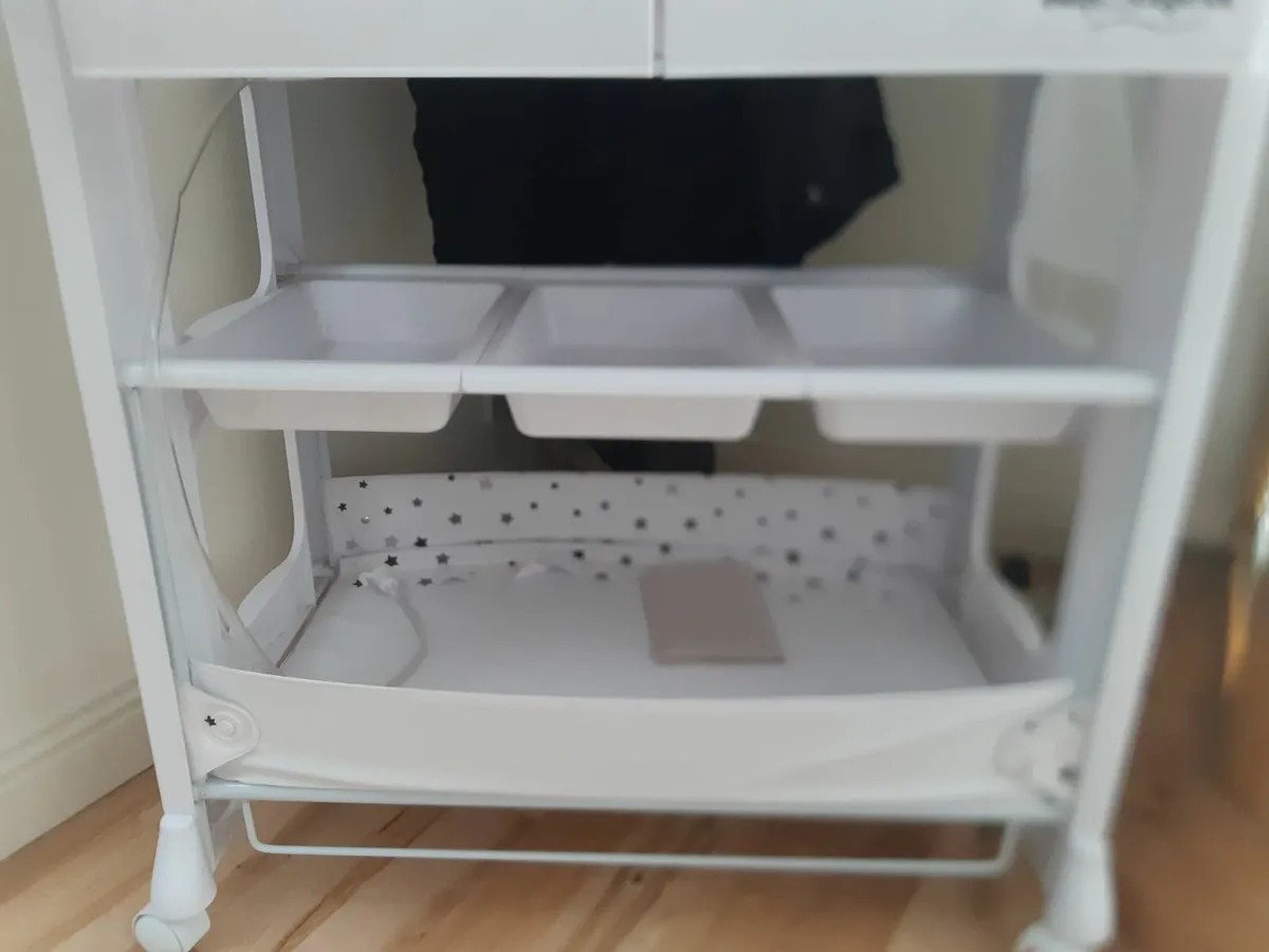 Baby changing unit - Image 4