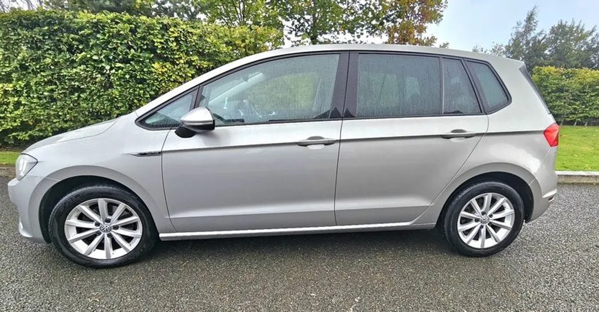 2016 2016 Volkswagen Golf Lounge Special Edition - Excellent Condition with Nct and Tax.. - Image 3