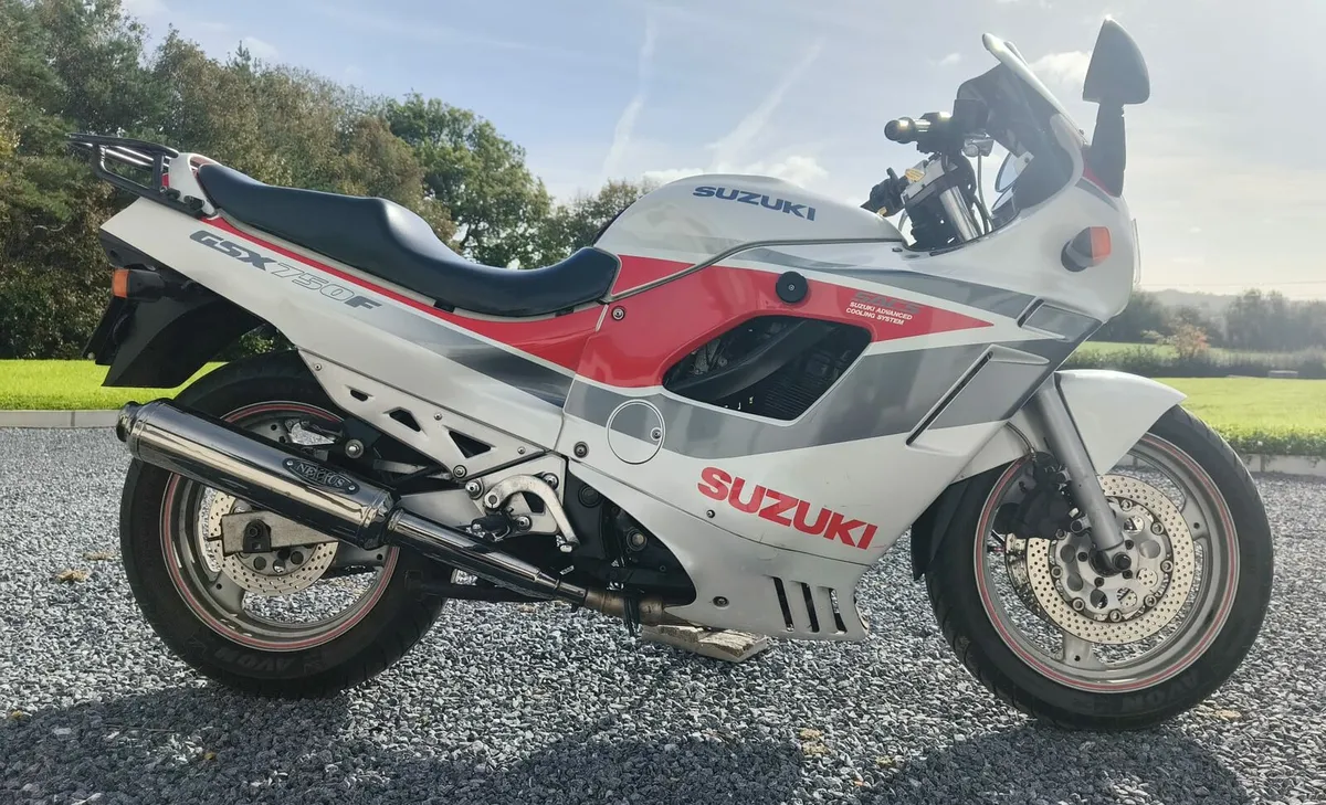Suzuki GSX750F - Image 1
