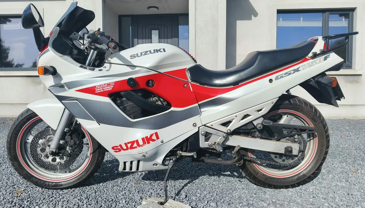 Suzuki GSX750F - Image 2
