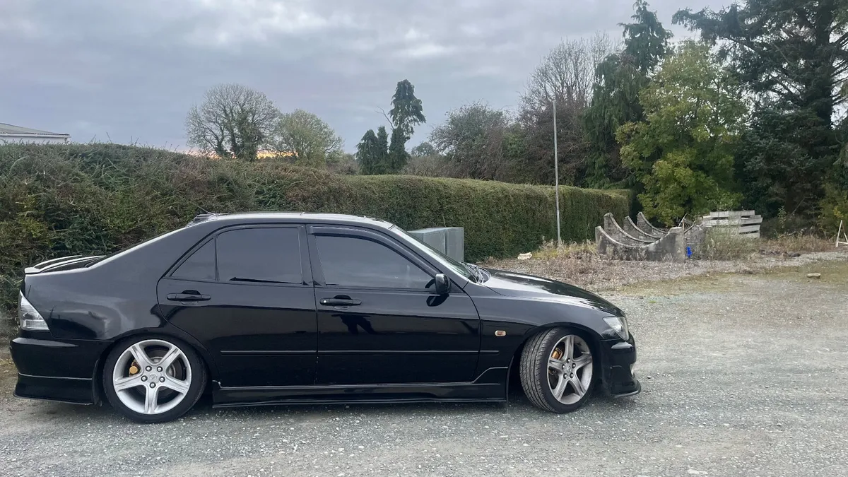 Lexus IS 2000 - Image 3