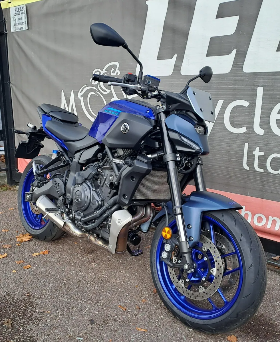 2025 YAMAHA MT-07 Y-AMT - Image 2