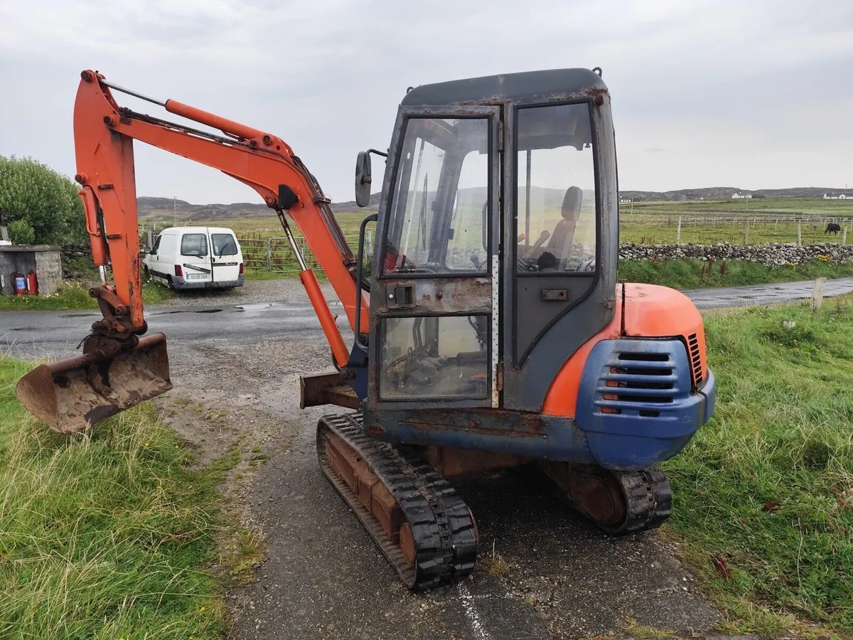 Kubota mini digger - Image 1