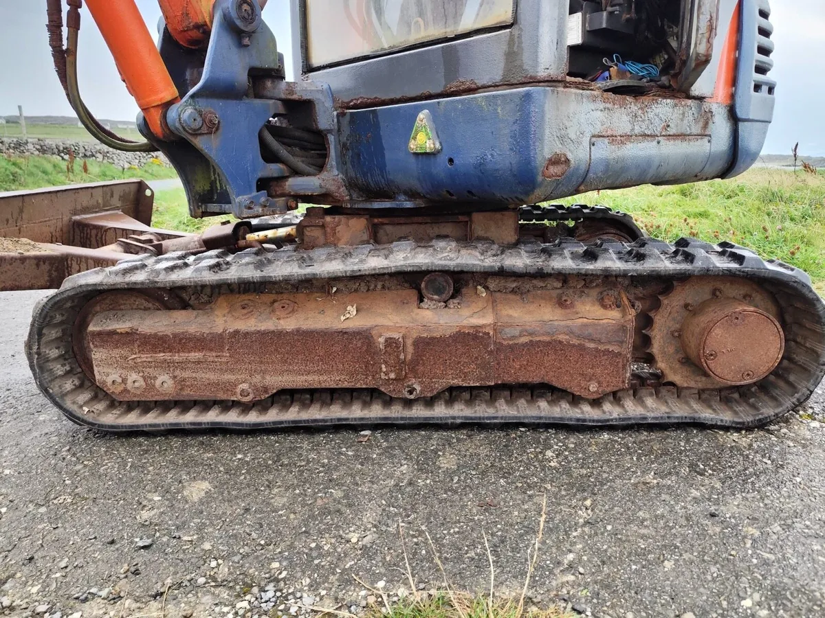 Kubota mini digger - Image 4