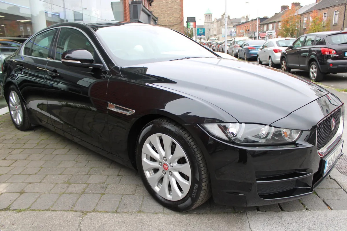Jaguar XE 2.0 PRESTIGE 2016 - Image 2