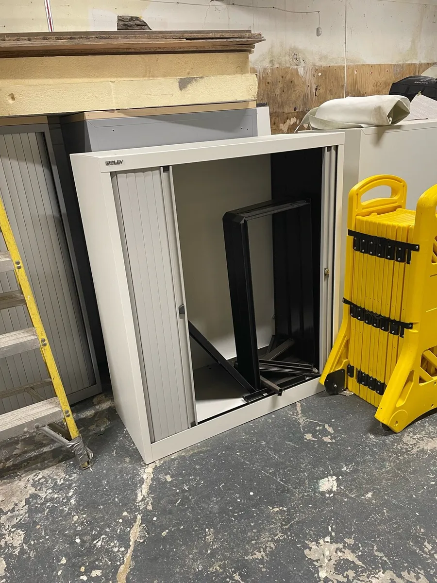 Filing cabinets white x 10