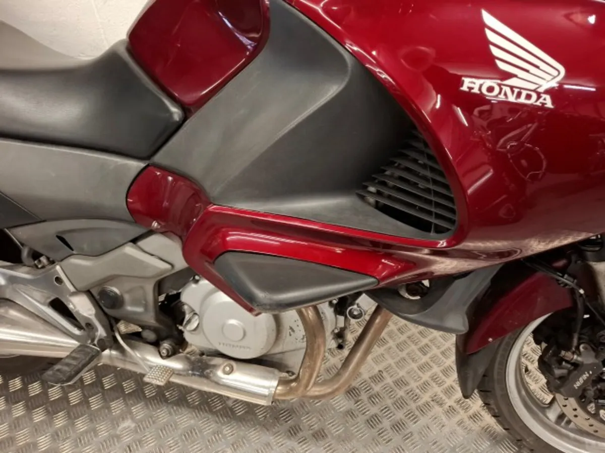 Honda Deauville 700 2010 - Image 4