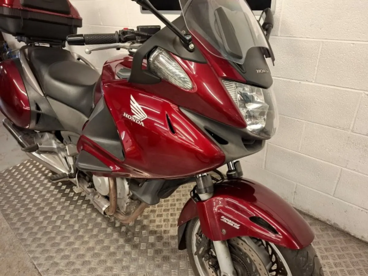 Honda Deauville 700 2010 - Image 2