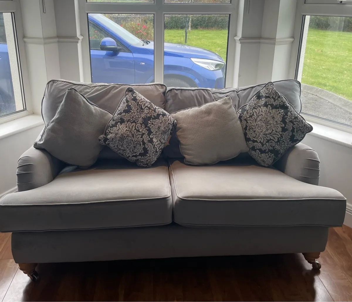 Grey velvet 2 seater couch - Image 2