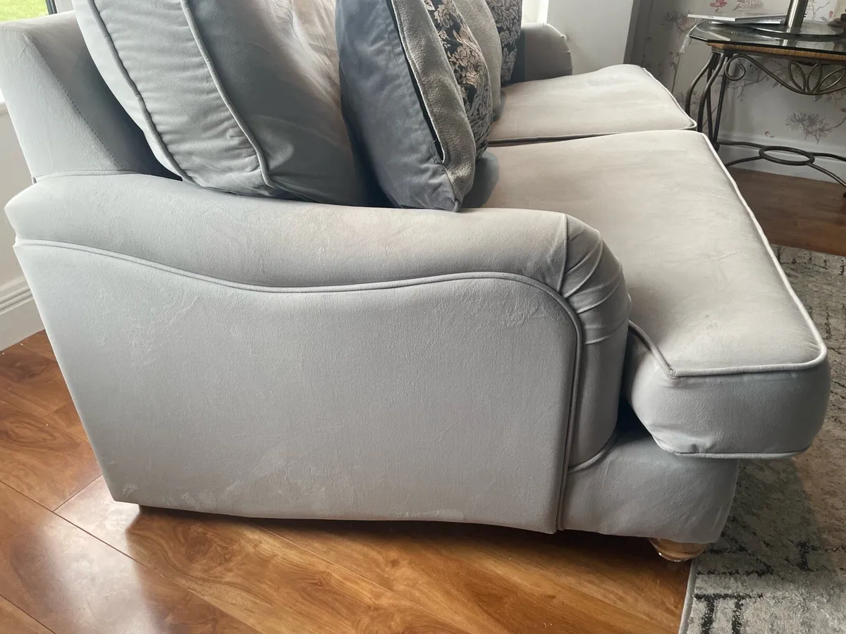 Grey velvet 2 seater couch - Image 3