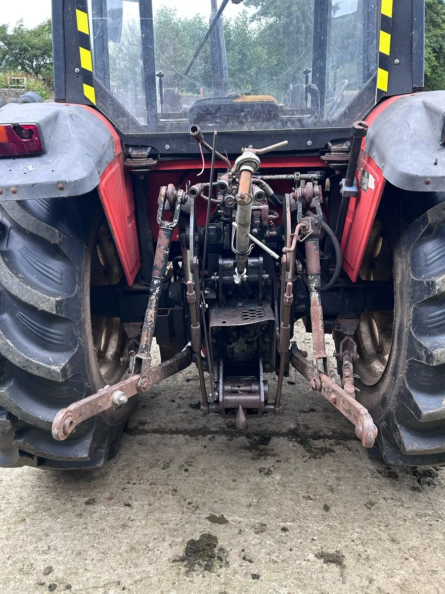 Tractor with loader - Image 4
