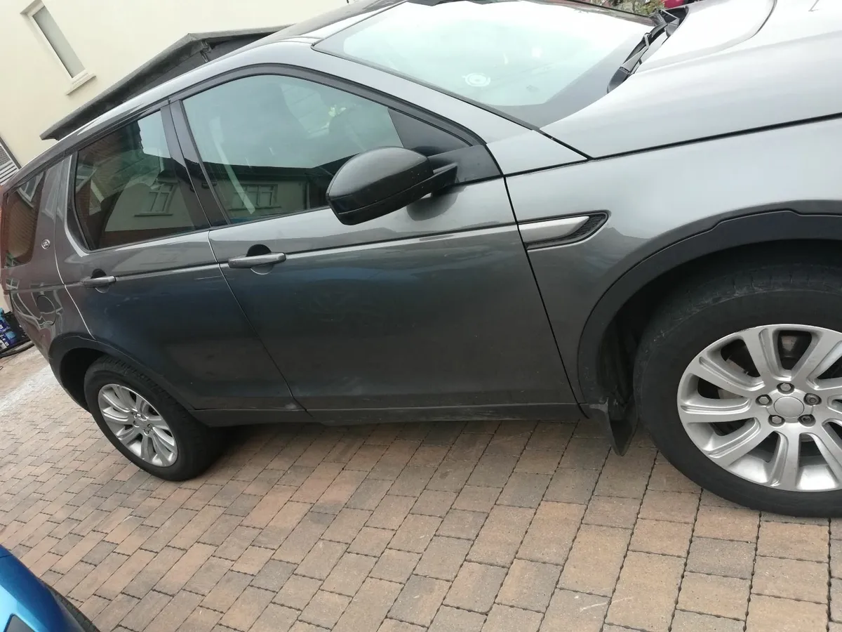 Discovery Sport Automatic 7seater - Image 3