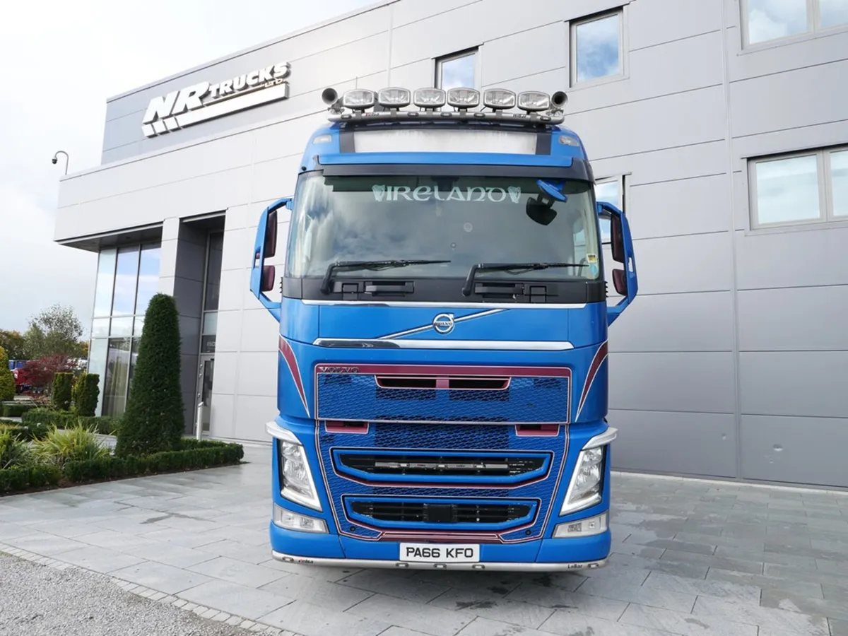Volvo FH 13 500 Globetrotter 6x2  Midlift Ishift - Image 2