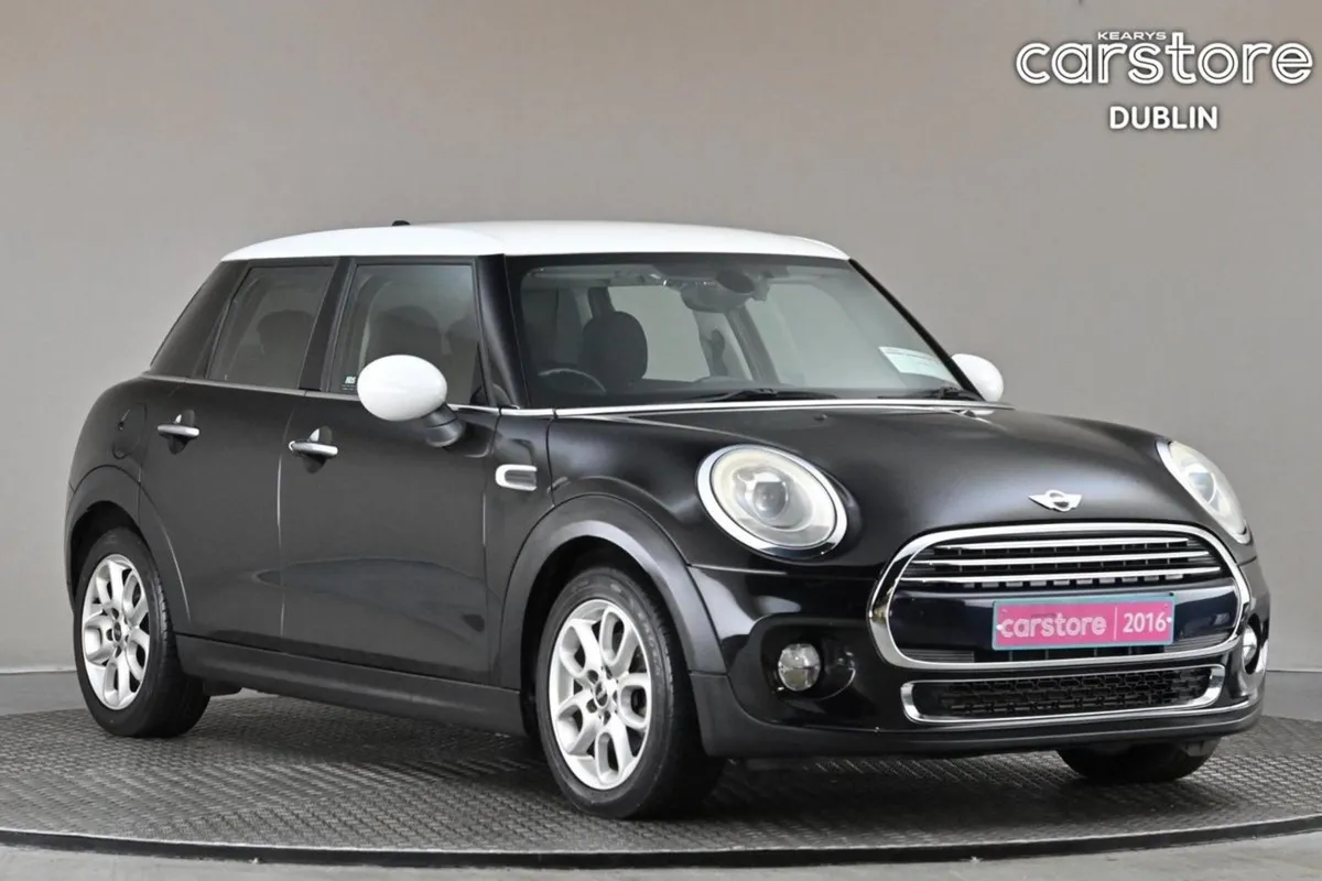 MINI Cooper 1.5 Cooper Auto 5DR  bi-tone Roof - Image 1