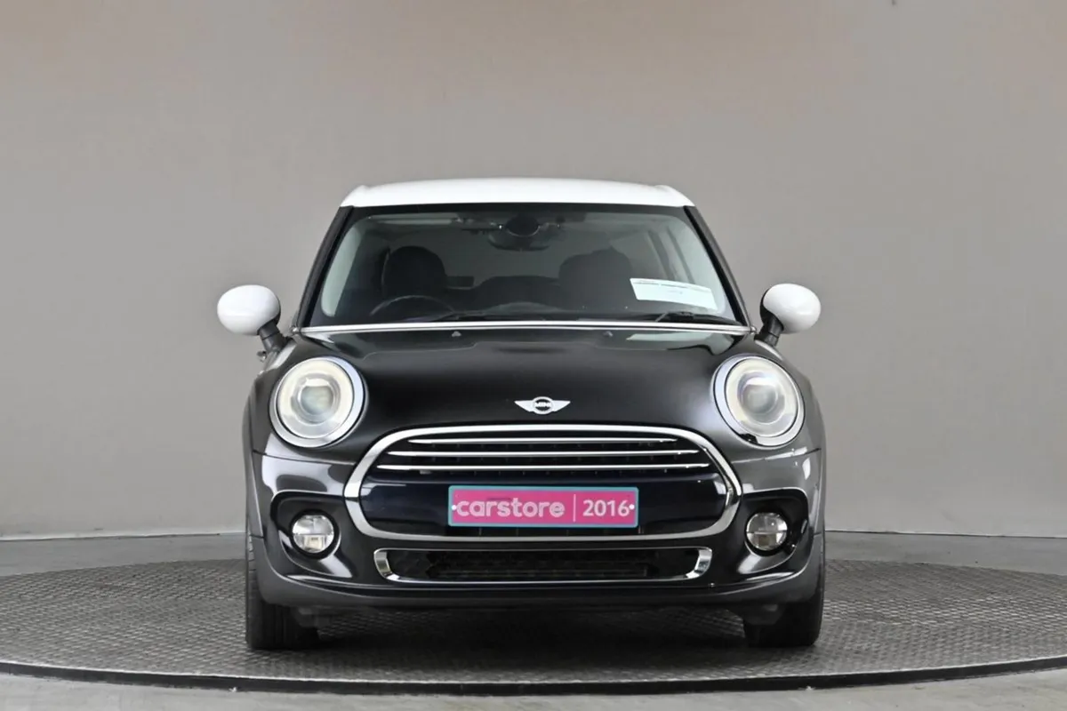 MINI Cooper 1.5 Cooper Auto 5DR  bi-tone Roof - Image 2