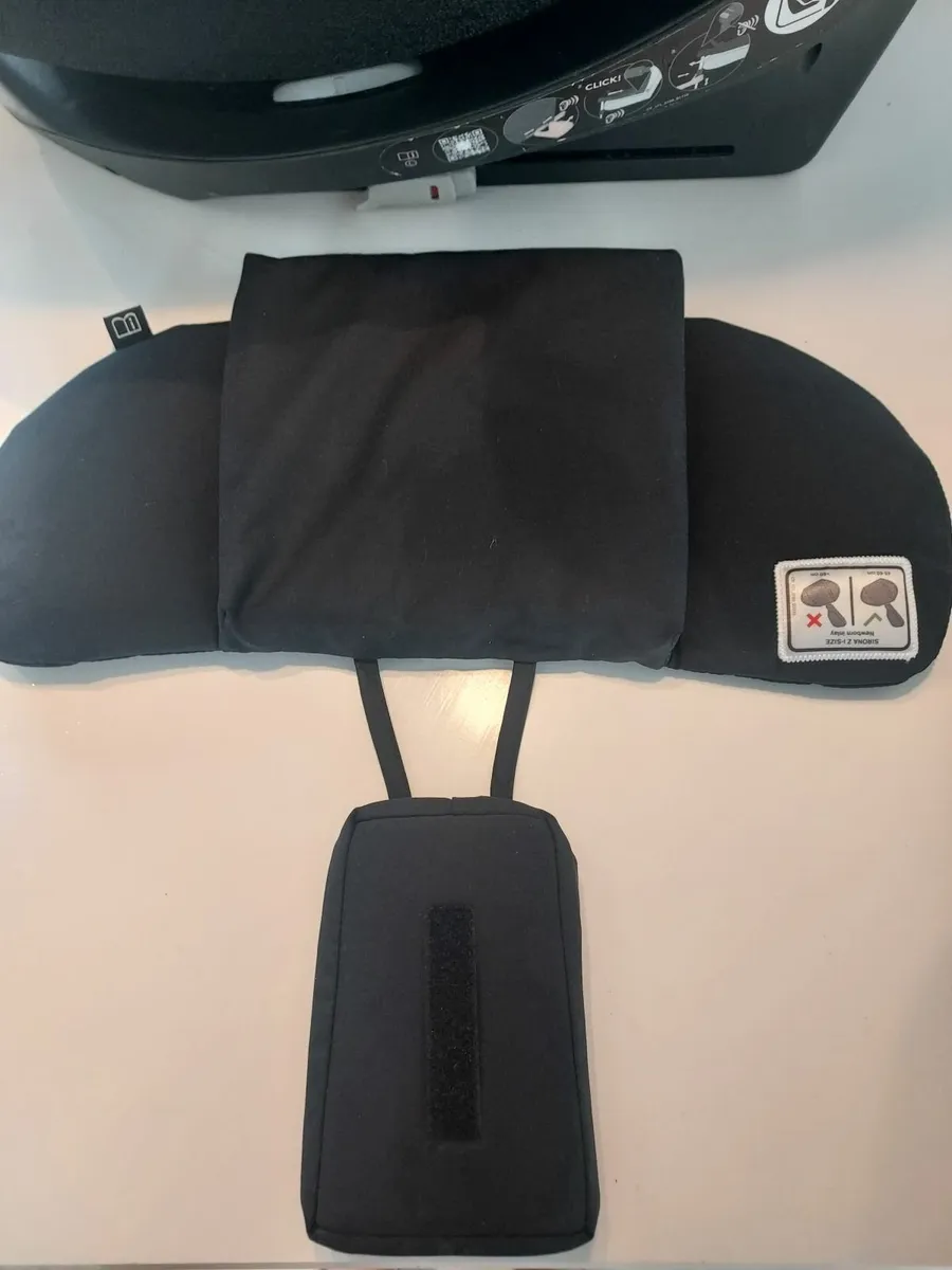 Cybex Sirona Z iSize carseat and base - Image 4
