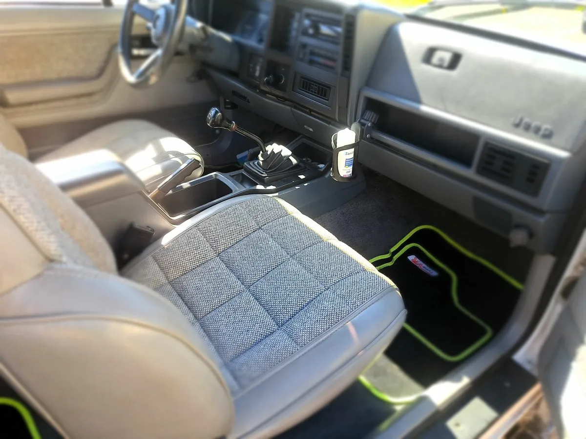 Jeep Cherokee 1993 - Image 4