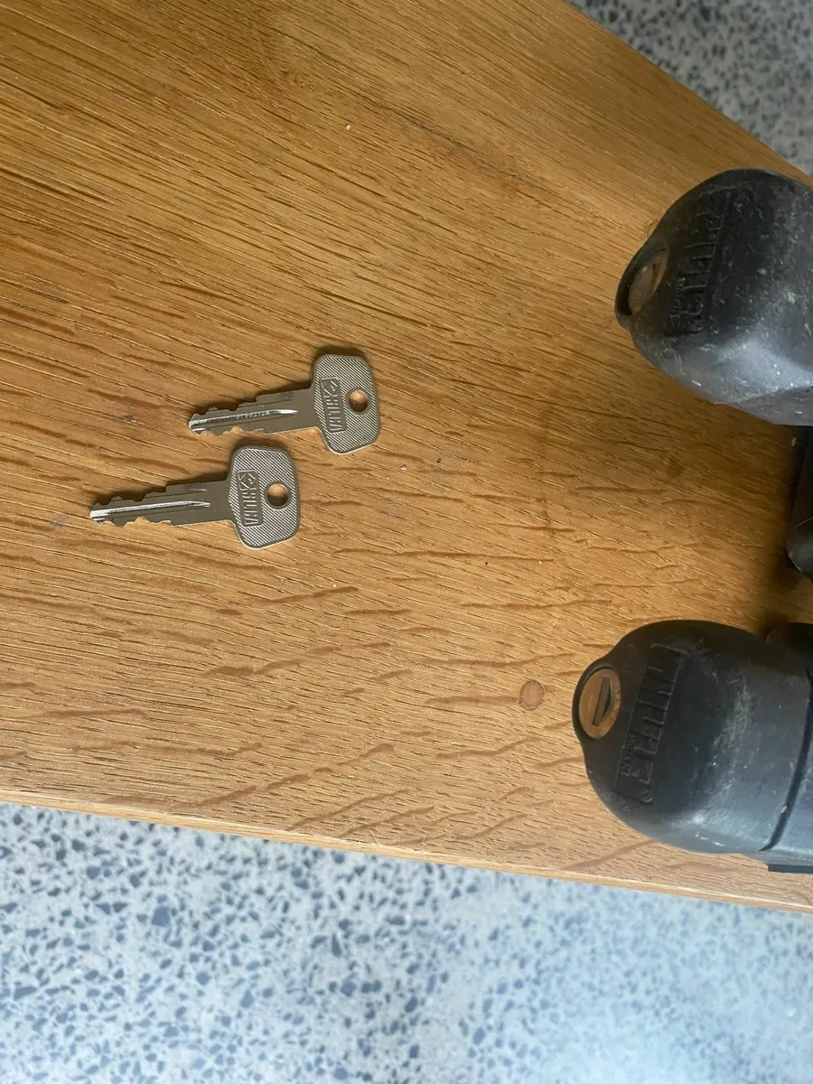 Thule 853 Roof Bars - Image 3