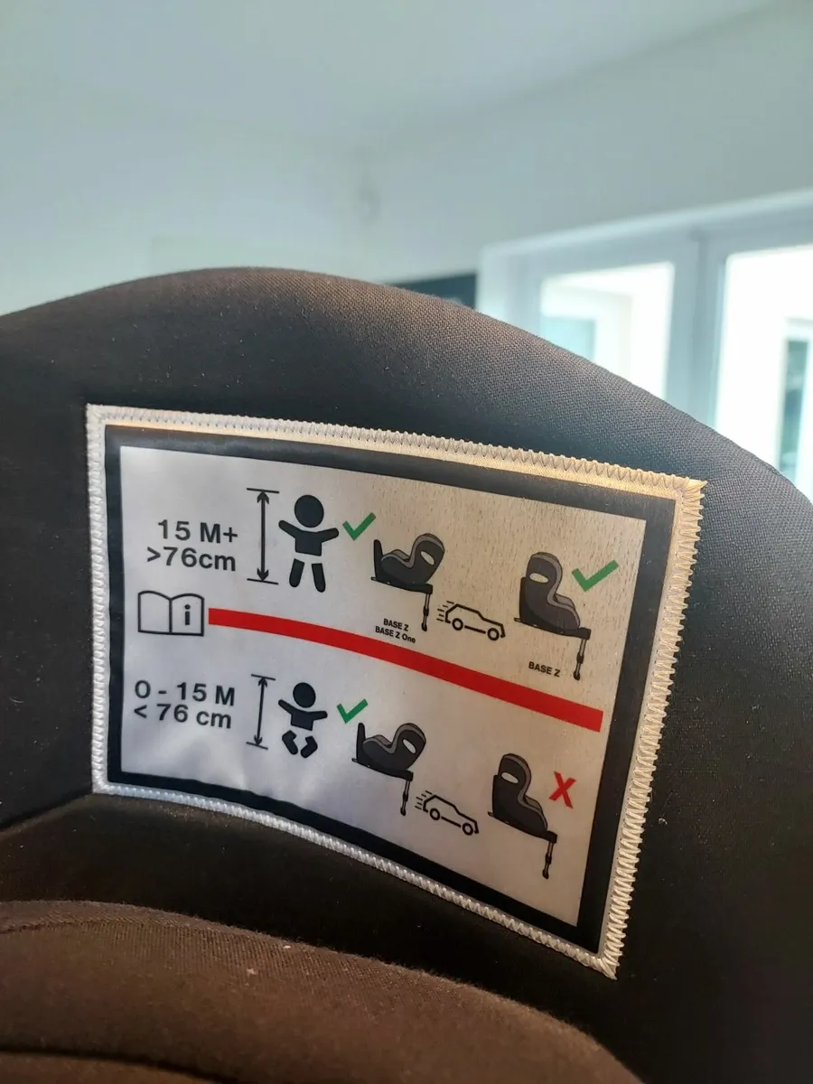 Cybex Sirona Z iSize carseat and base - Image 2