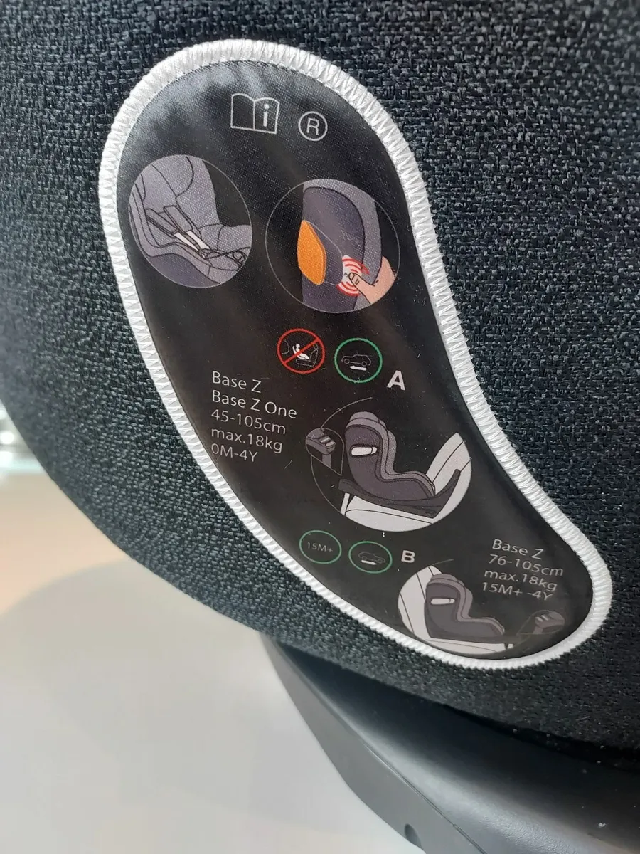 Cybex Sirona Z iSize carseat and base - Image 3