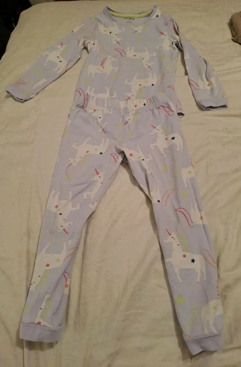 M&S unicorn sleepwear  4 - 5 y - Image 1