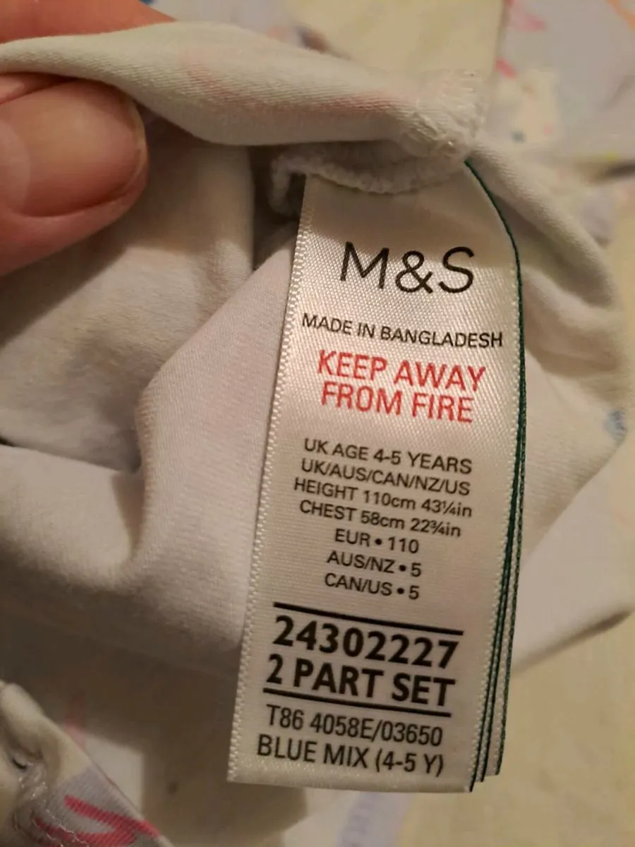 M&S unicorn sleepwear  4 - 5 y - Image 4