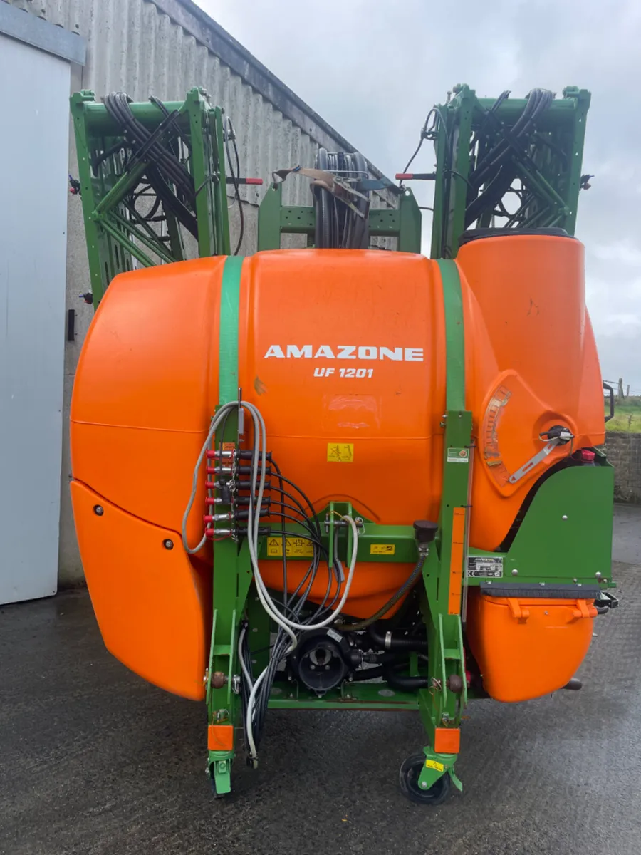 Amazone UF1201 sprayer - Image 2