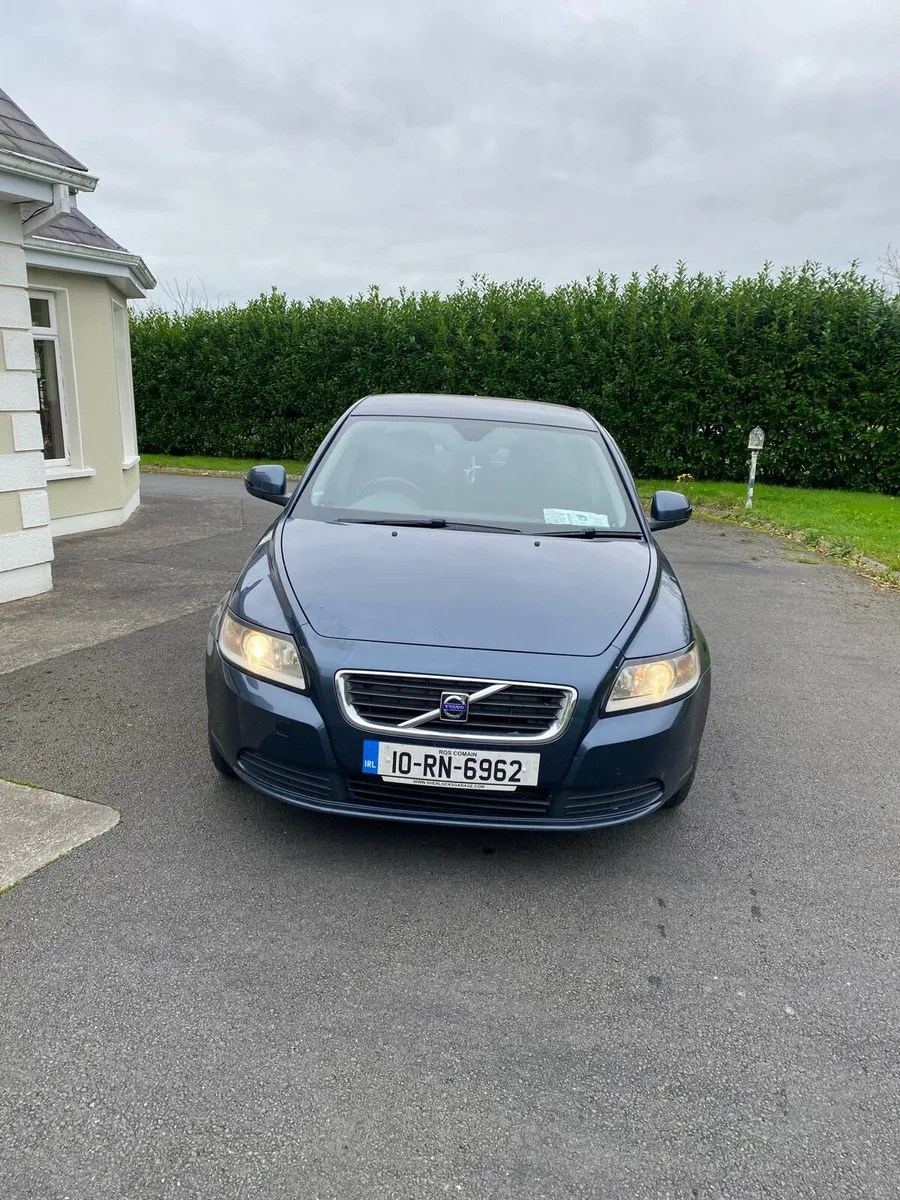 Volvo S40 - Image 1