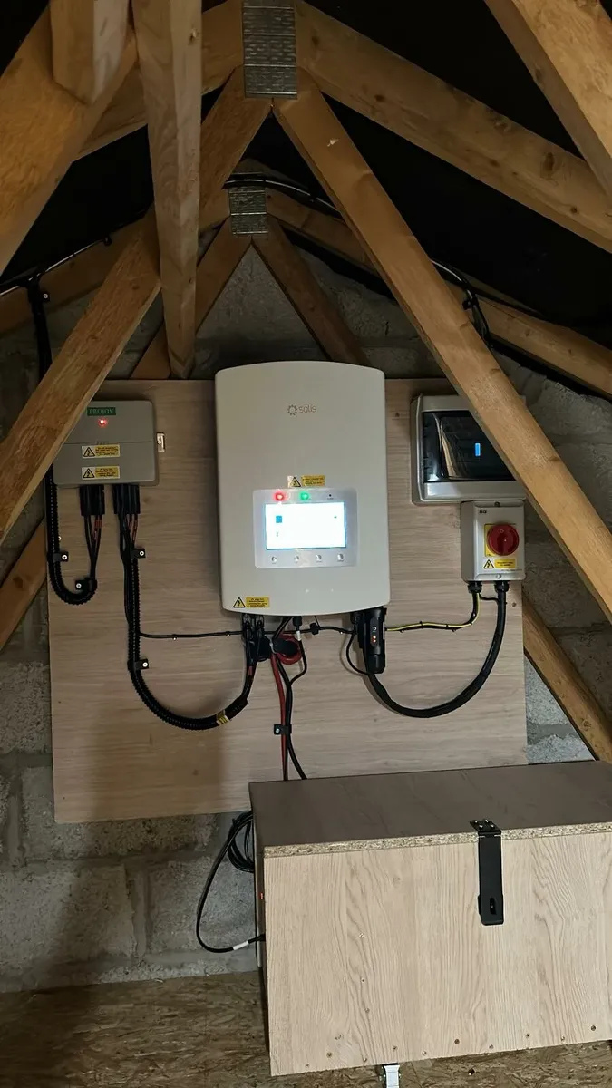 Brand new solis 5kw hybrid inverter - Image 1