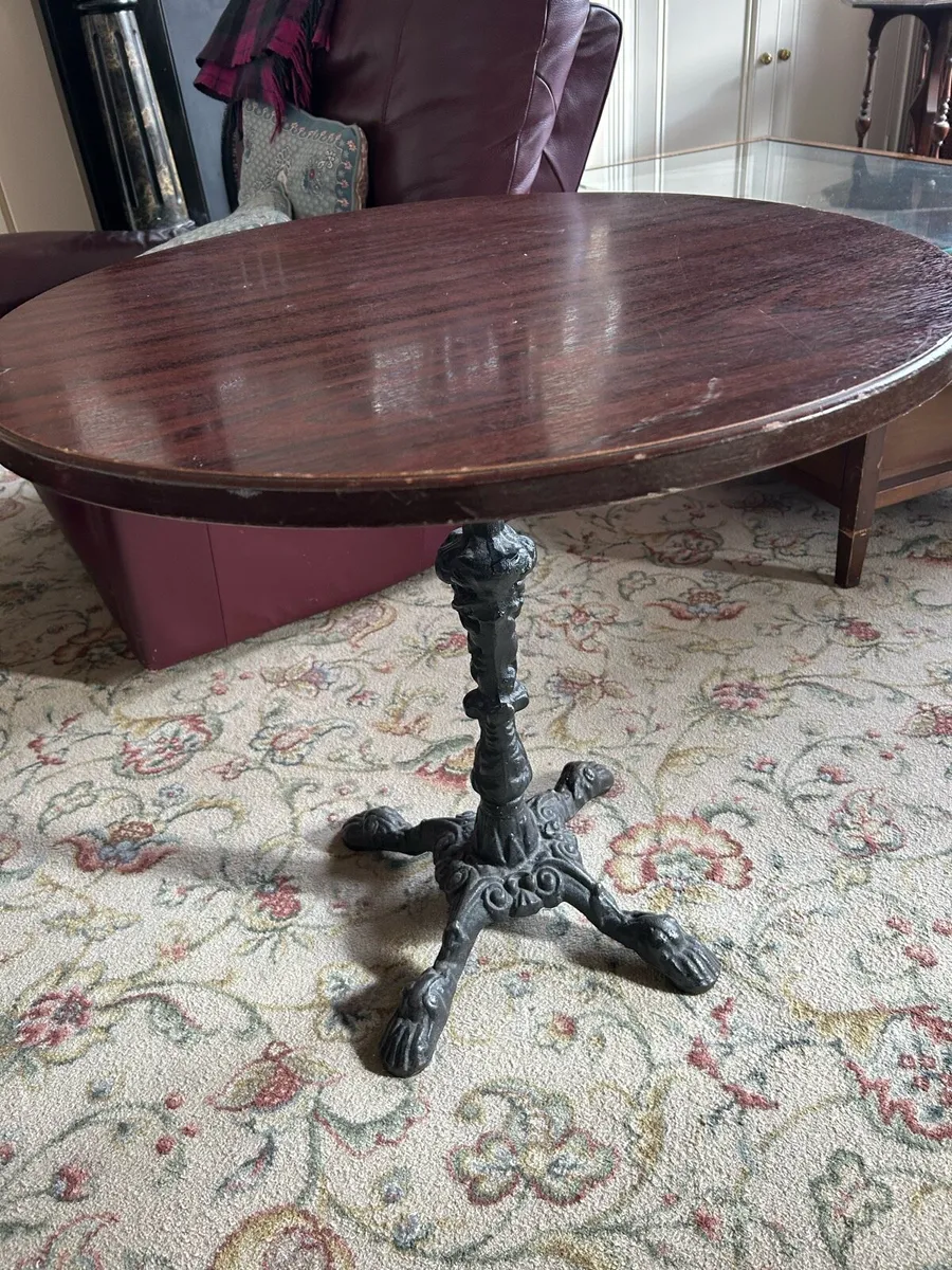 Bar tables