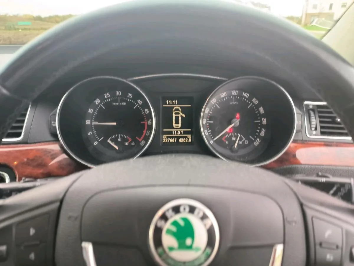 Skoda Superb Estate - Image 3