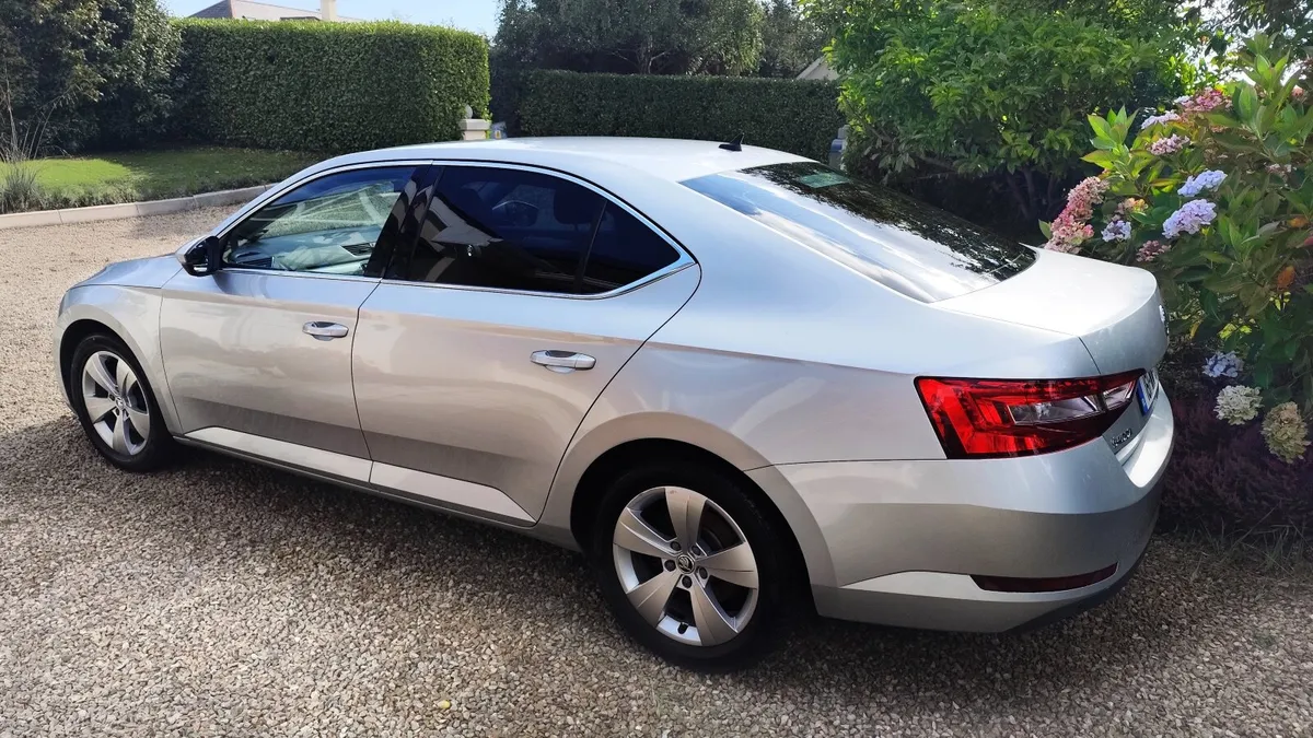 Skoda Superb 1.4tsi (150bhp) Auto - Image 2