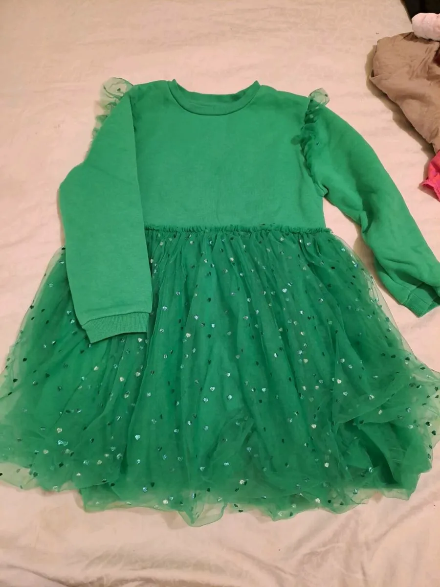 Green dress Dunnes 6 to 7 y - Image 1