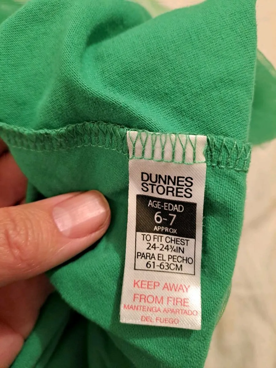 Green dress Dunnes 6 to 7 y - Image 3