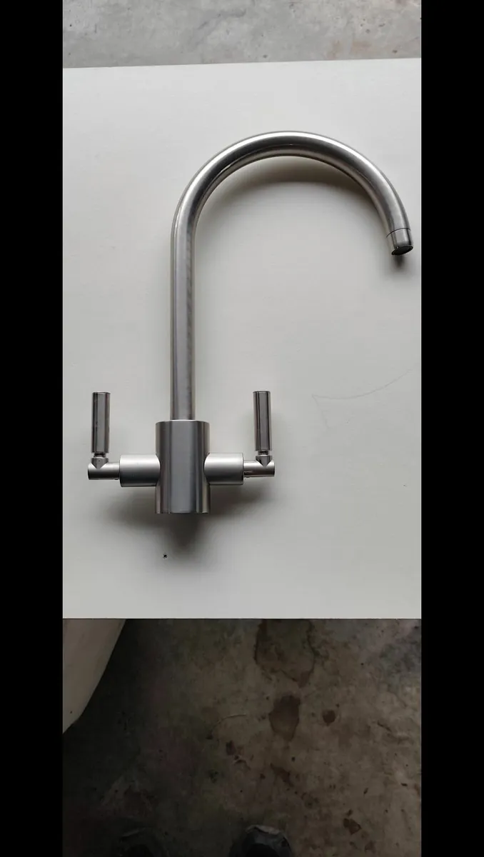 Kitchen taps - Image 4