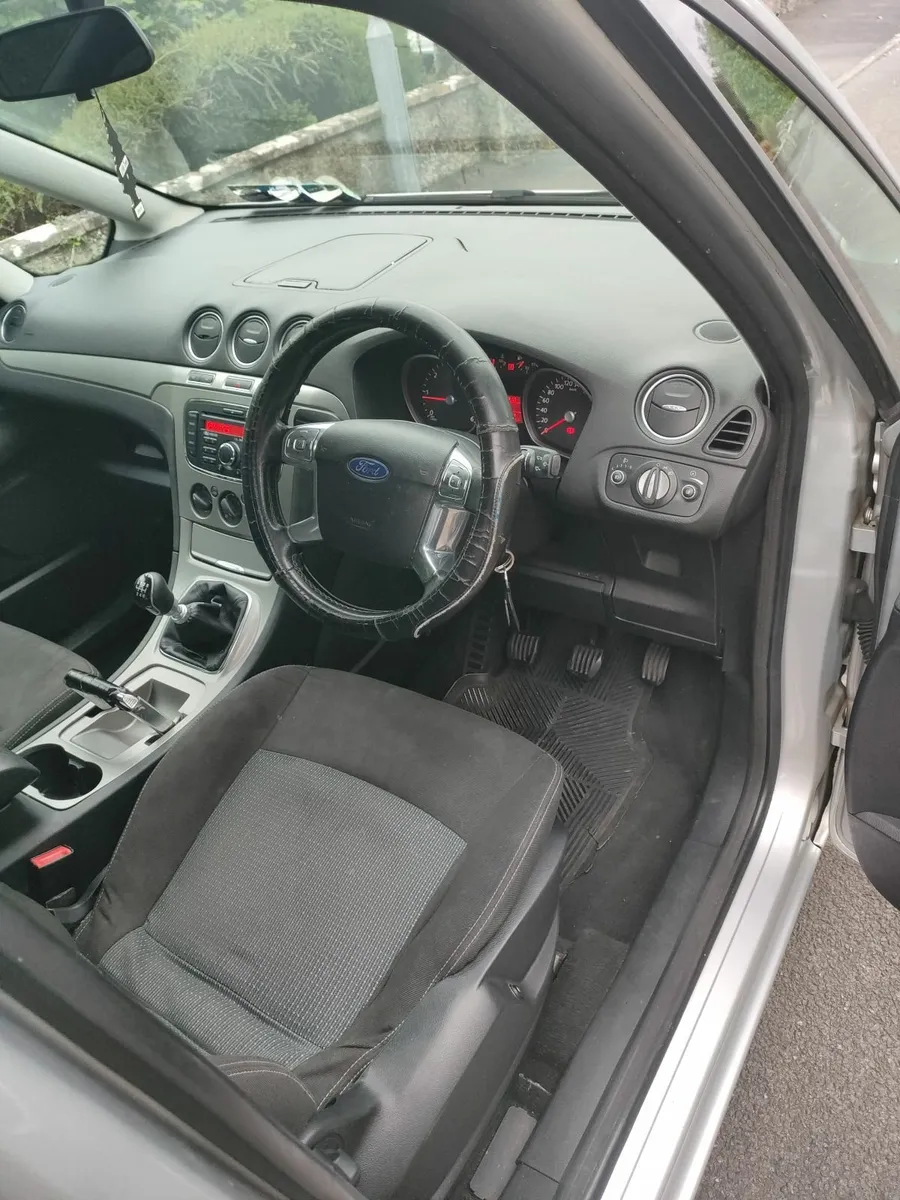 Ford Galaxy 2011 - Image 4