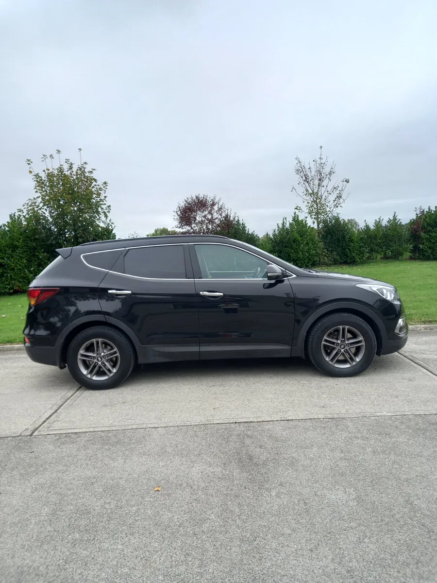 2017 Hyundai Santa Fe 2.2 Diesel - Image 1